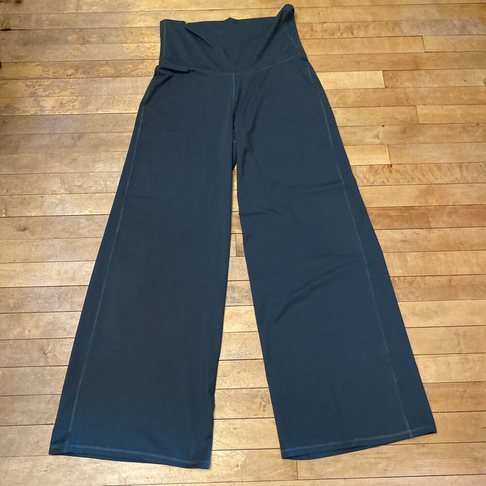 Fabletics Wide Leg Pants Women’s Size Medium Forest Green